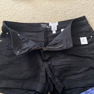 Time and true mid rise black 4 inch inseam shorts